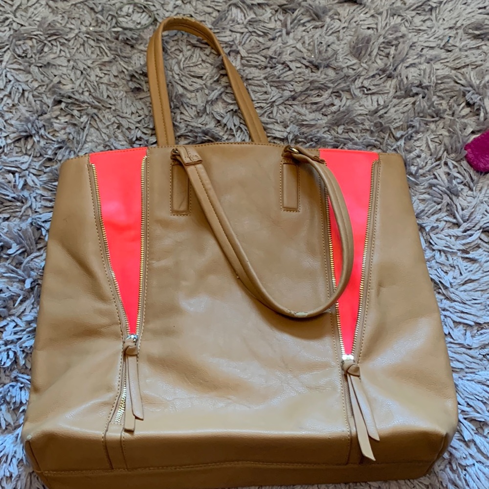 Aldo Tote